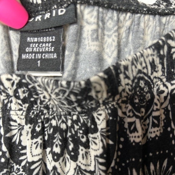 Torrid Medallion Print Off Shoulder Top Size 1X - Picture 6 of 8